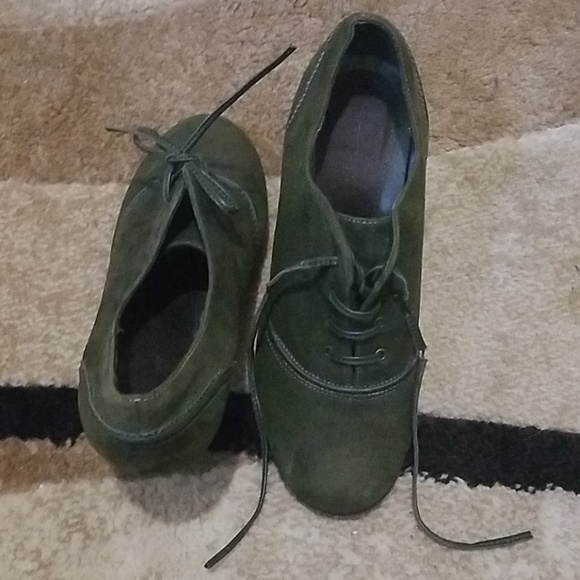 olive green lace up booties